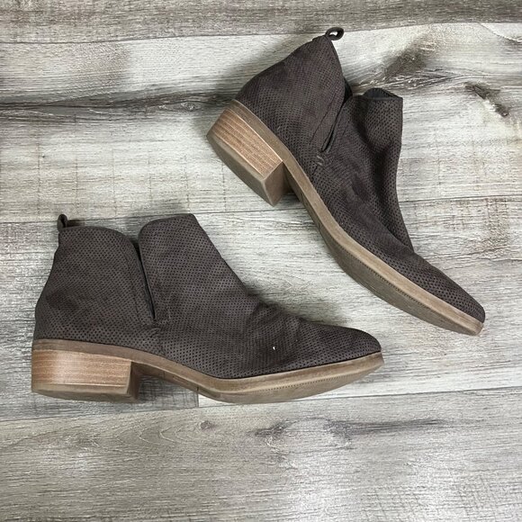 DV By Dolce Vita Perforated Faux Suede Ankle Boots Grey Taupe Women’s Size 10 - Picture 6 of 9